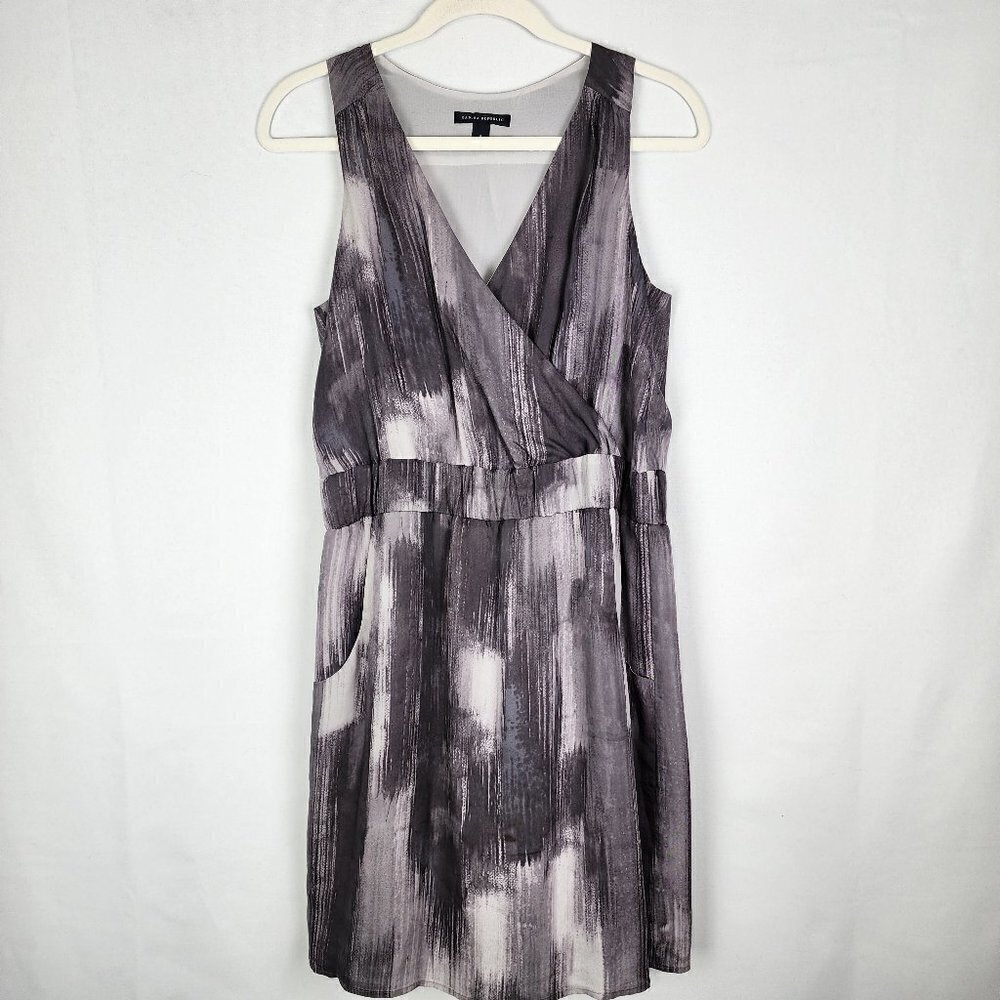 Banana Republic Women 4 Grey Abstract Brushstroke 100% Silk V-Neck Pocket Dress